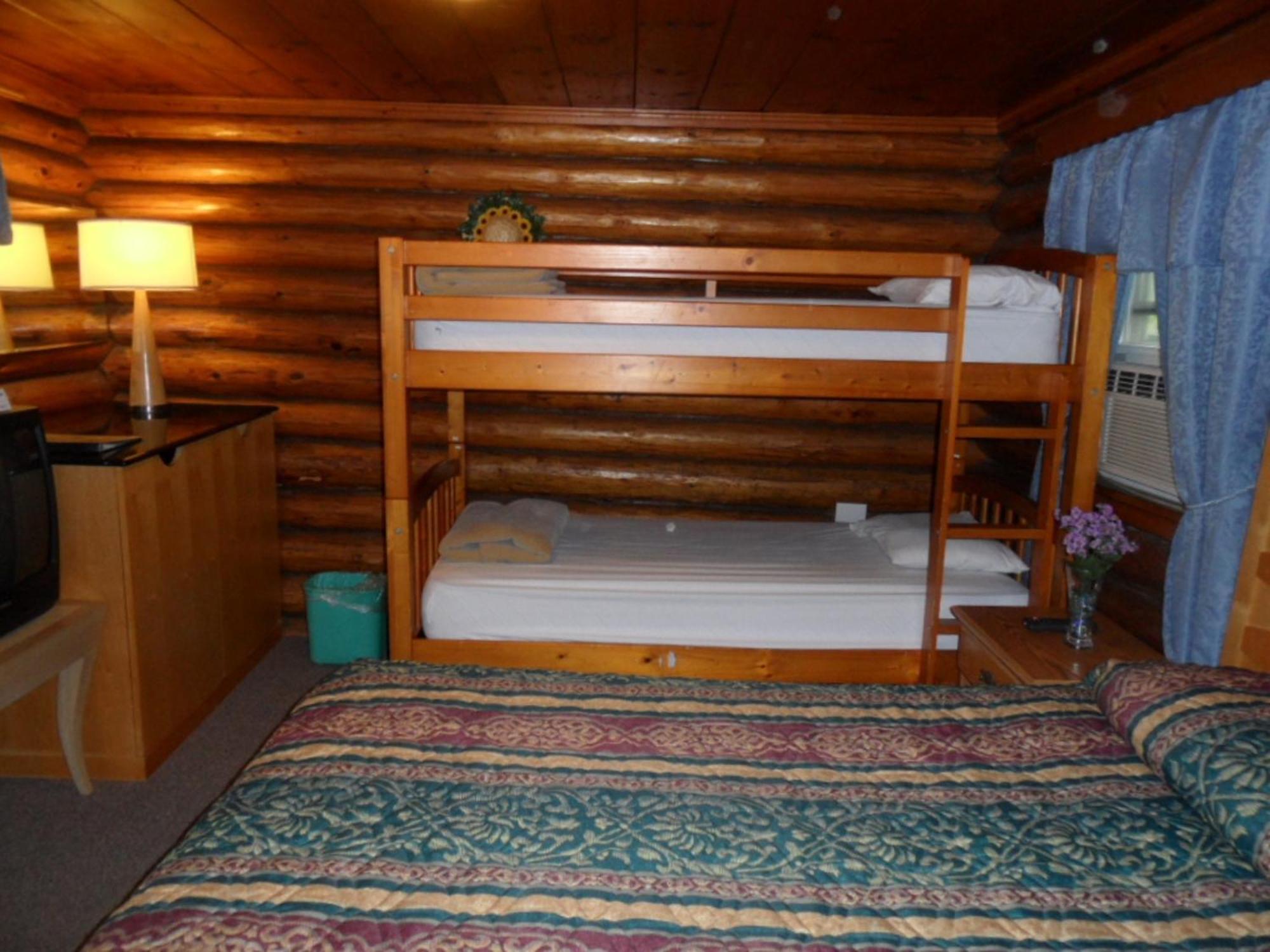 七个小矮人度假屋 - 小溪小屋 乔治湖 客房 照片