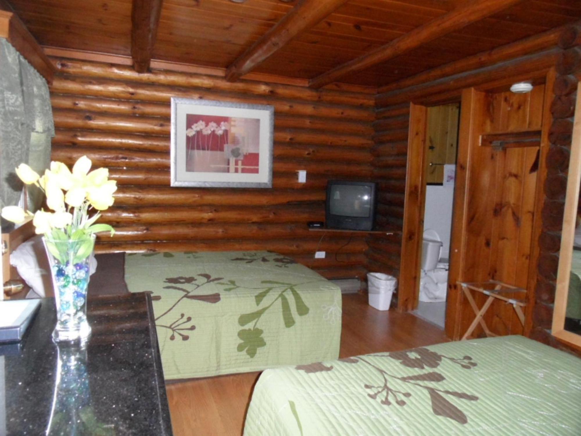 七个小矮人度假屋 - 小溪小屋 乔治湖 客房 照片