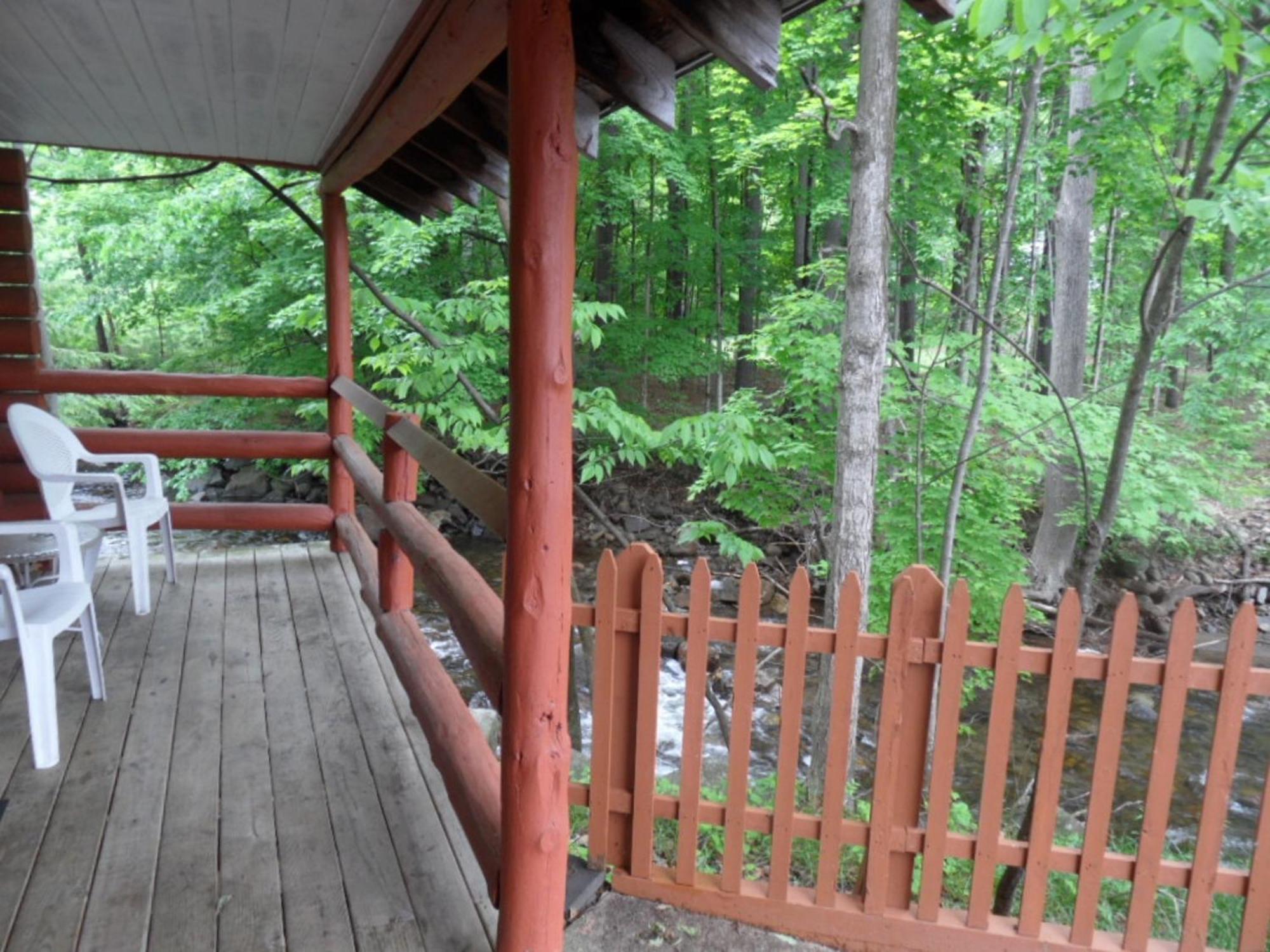 七个小矮人度假屋 - 小溪小屋 乔治湖 客房 照片