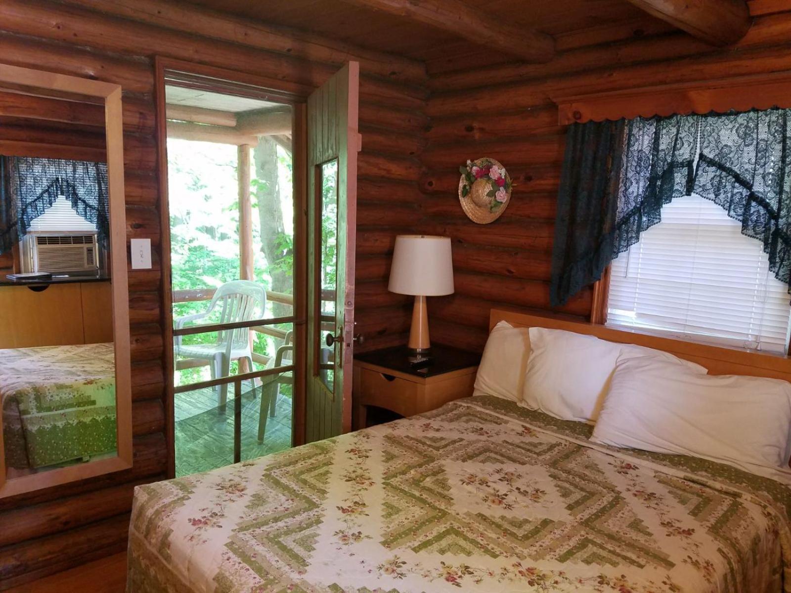 七个小矮人度假屋 - 小溪小屋 乔治湖 外观 照片
